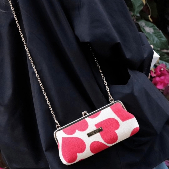 ❤️🎉🎉🎉2 X HOST PICK🎉🎉🎉❤️MIU MIU BEAUTE POCHETTE CLUTCH - Picture 11 of 11